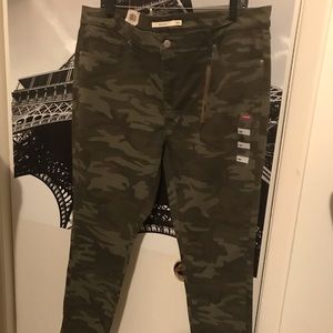 Women’s Levi’s 711 Camo Print Skinny Ankle Jeans